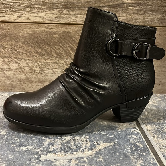 New in box Black ankle boots by Vangelo Donna size 36 - Picture 2 of 7